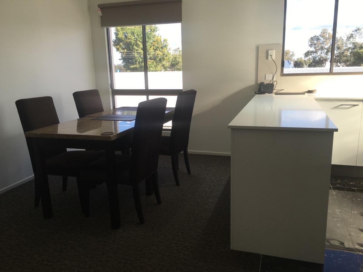 Western Downs Motor Inn Miles Zewnętrze zdjęcie