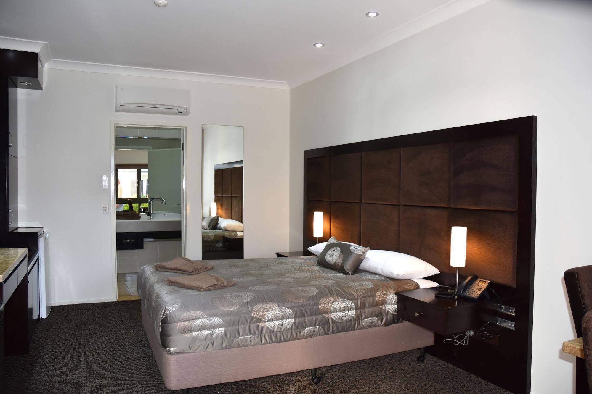 Western Downs Motor Inn Miles Zewnętrze zdjęcie